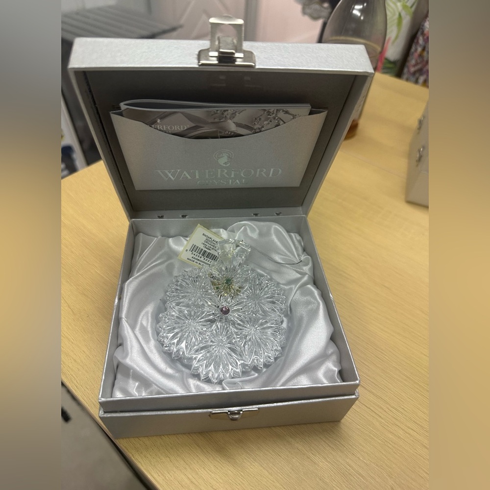 Waterford Crystal Snowflake Wishes Series Ornament Lavender Serenity 2011 EUC